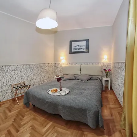 Cappella Vecchia 11 Bed & Breakfast 4*